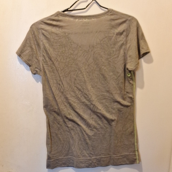 Reebok Women's Olive Green T-Shirt - Picture 4 of 4